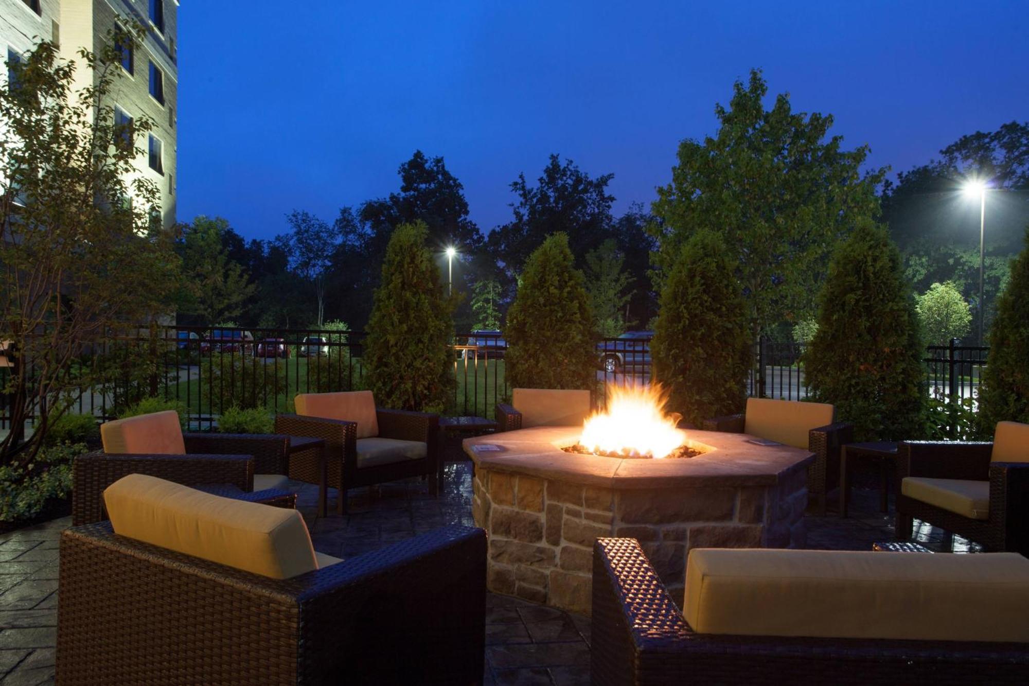 Courtyard By Marriott Pittsburgh North/Cranberry Woods Hotel Cranberry Township Exterior photo